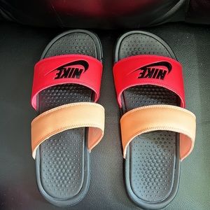 SOLD BNIB Women’s Nike Benassi Duo Ultra Slide sandals 9 pink black sunset glow